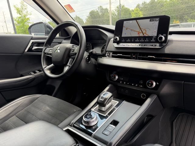 Used 2024 Mitsubishi Outlander SE FWD image 16
