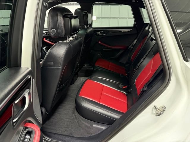 Used 2023 Porsche Macan AWD/4WD image 8