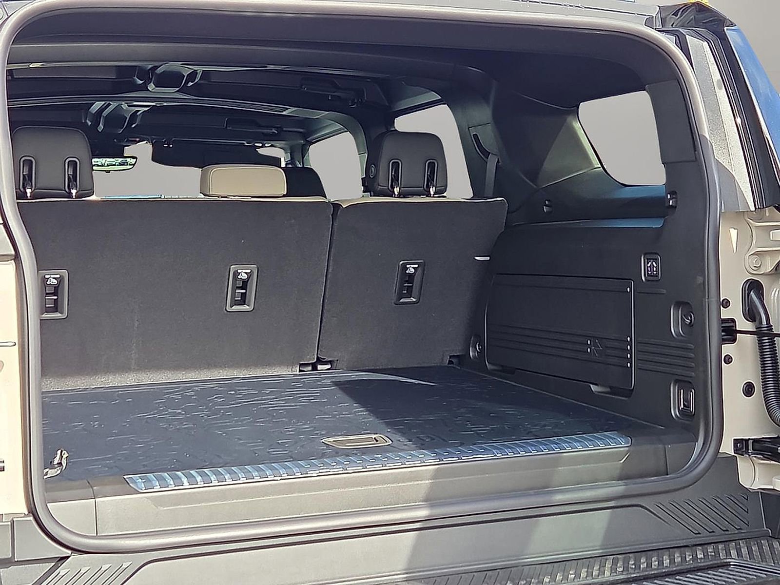 New 2026 GMC Hummer EV SUV AWD/4WD image 9