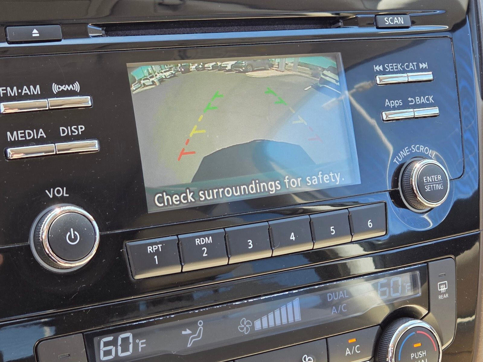 Used 2015 Nissan Rogue SV w/ SV Moonroof Package image 15