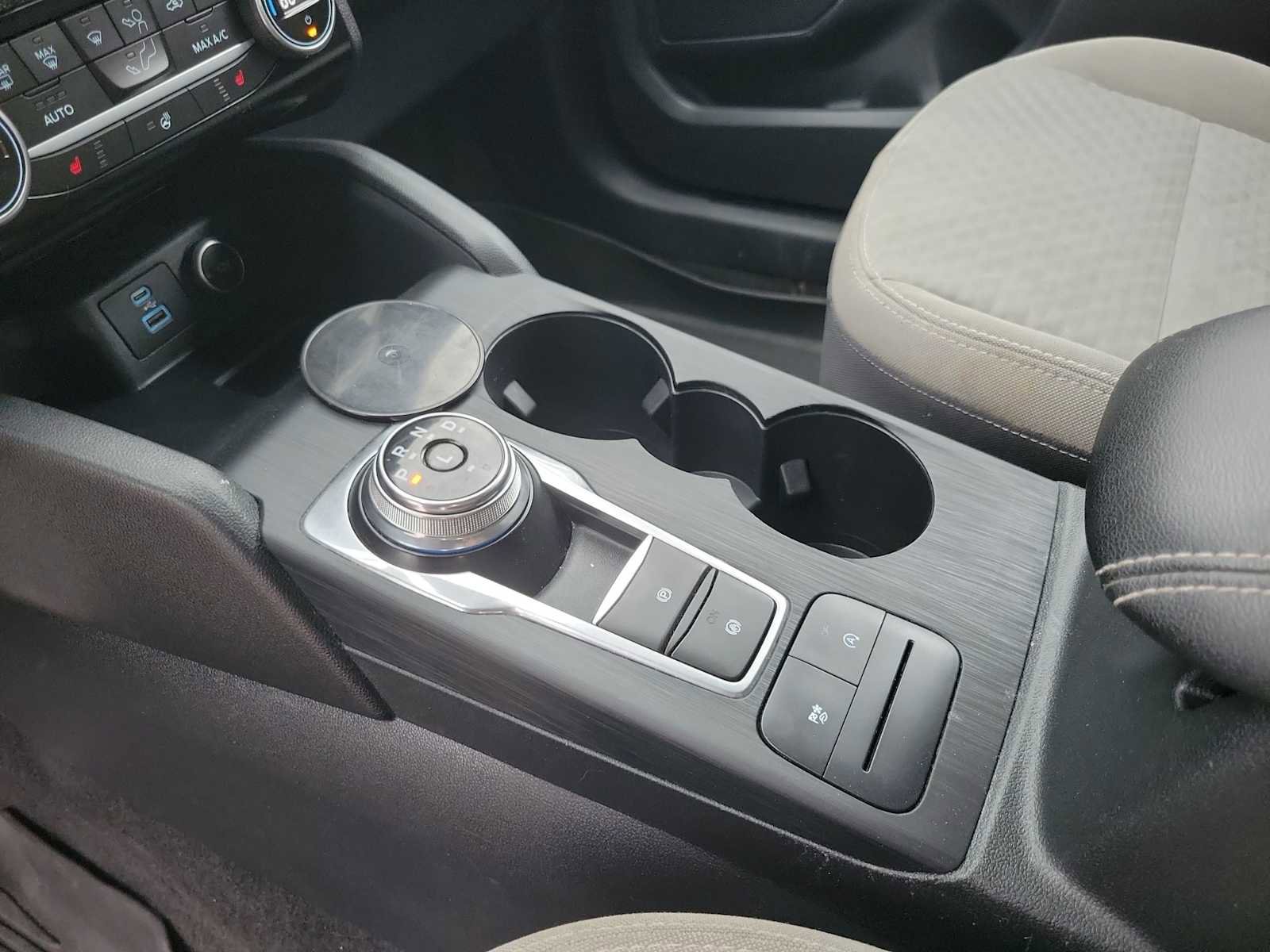 Used 2021 Ford Escape SE w/ Cold Weather Package image 21