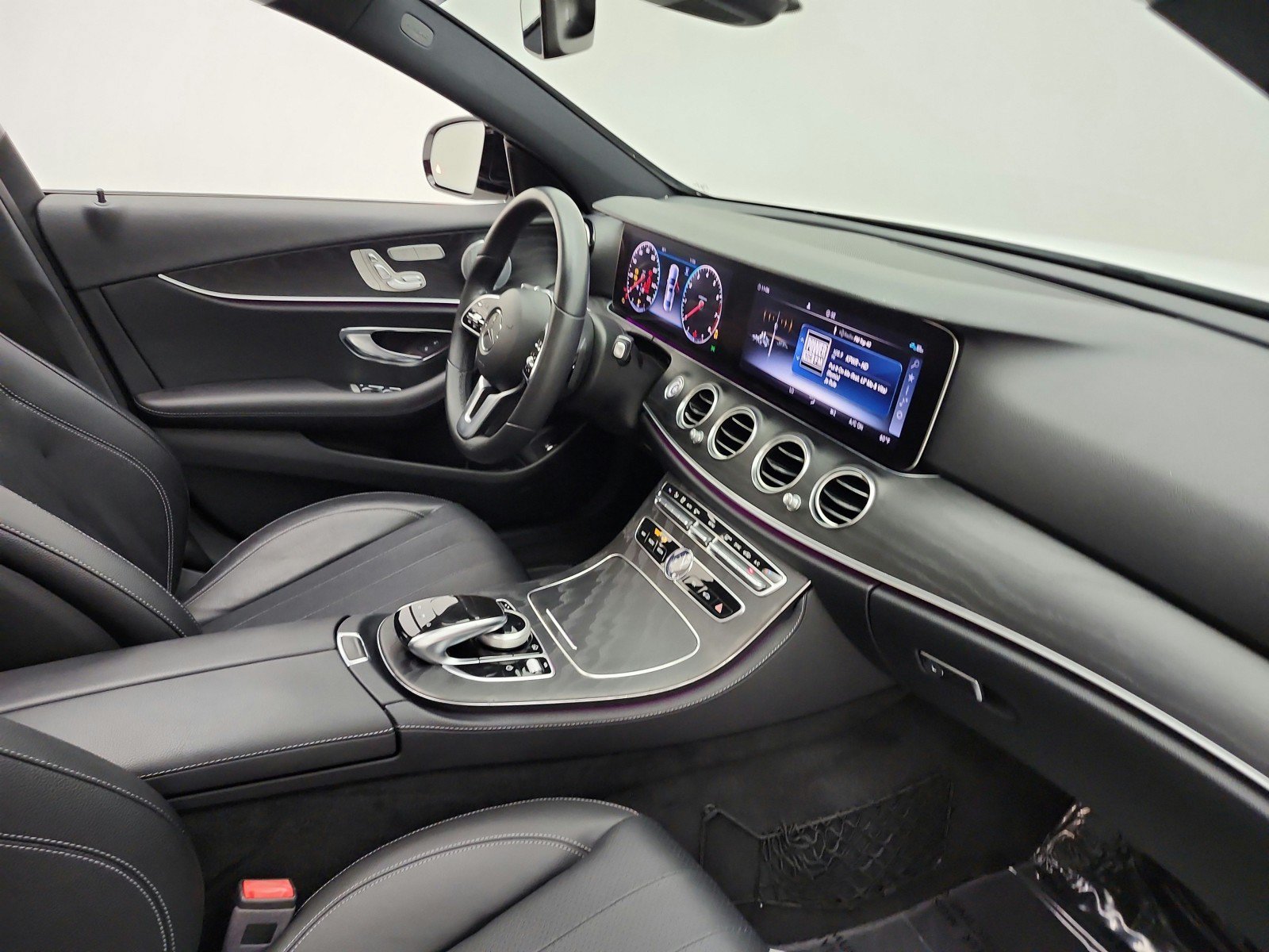 Used 2019 Mercedes-Benz E 300 image 22