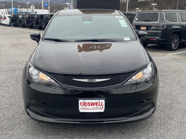 New 2026 Chrysler Voyager LX image 10