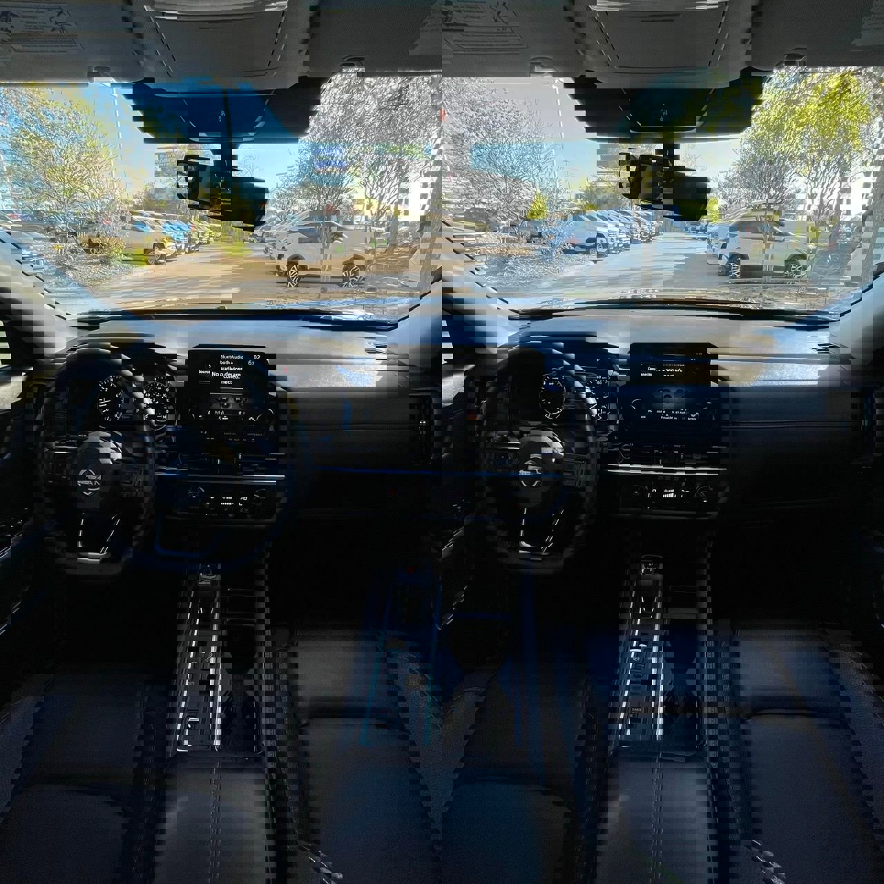 Used 2024 Nissan Pathfinder SL image 11