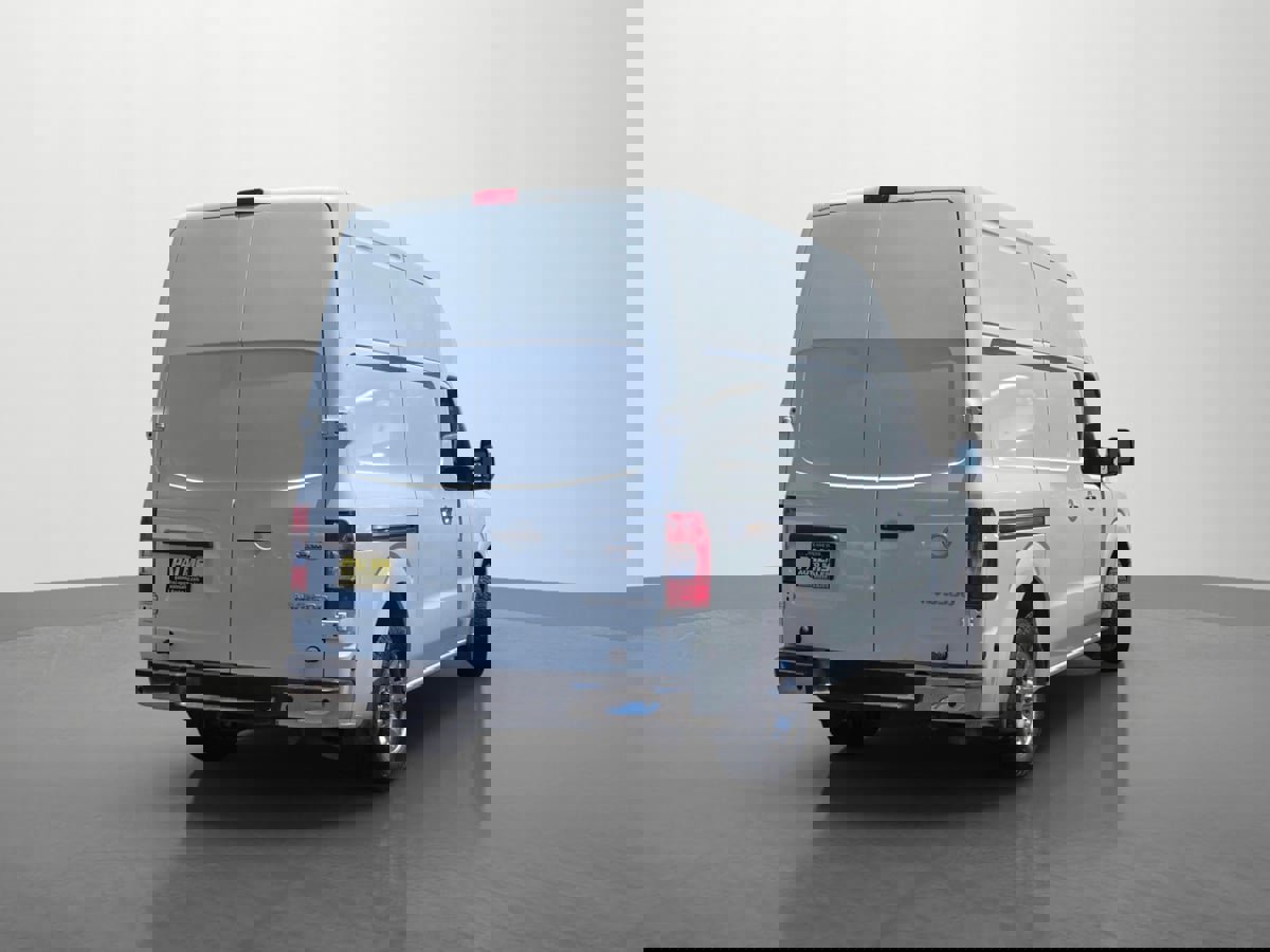 Used 2018 Nissan NV 3500 SL w/ Navigation Package image 4