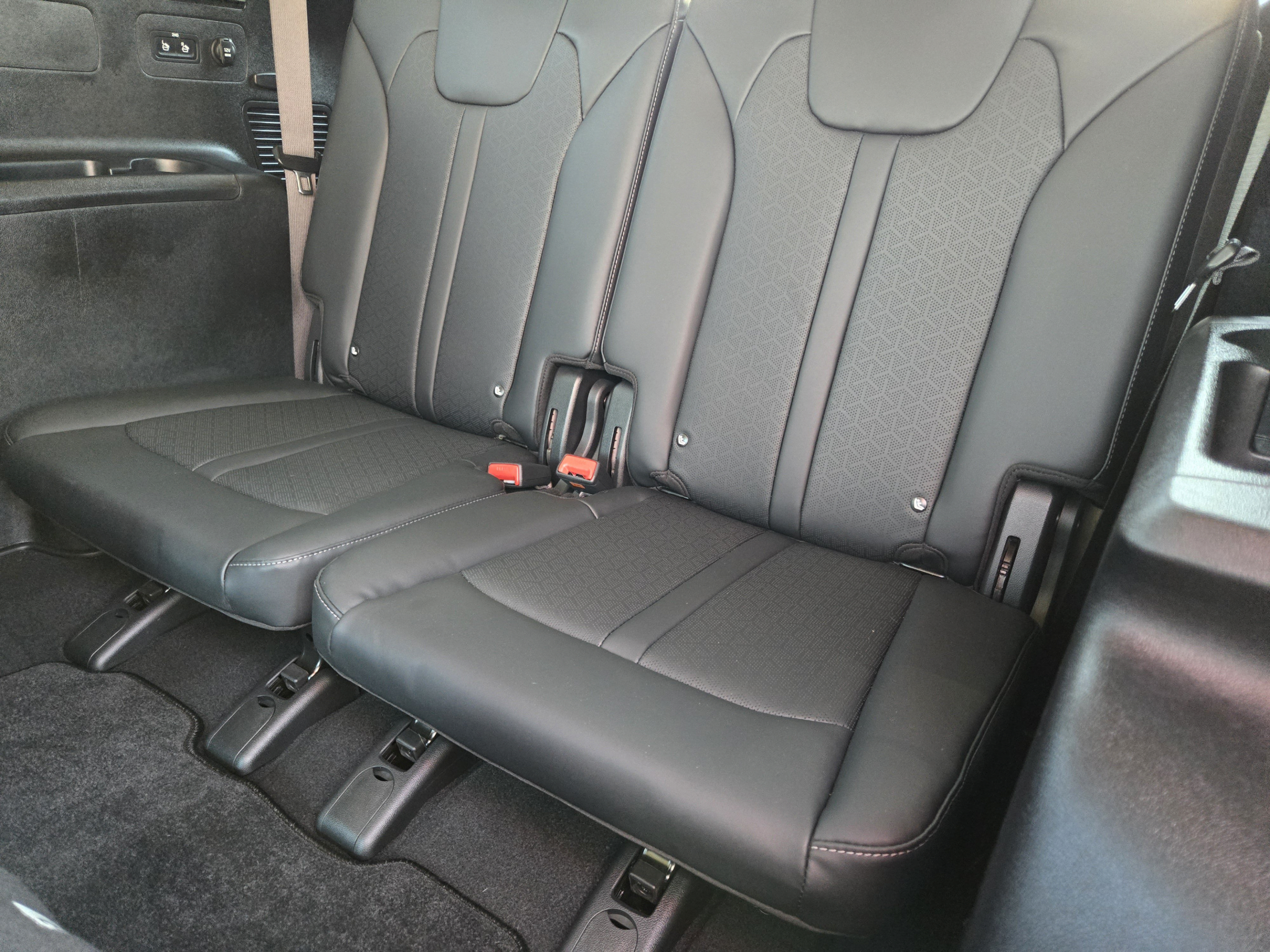 Used 2023 Kia Sorento EX w/ Panoramic Sunroof Package FWD image 33