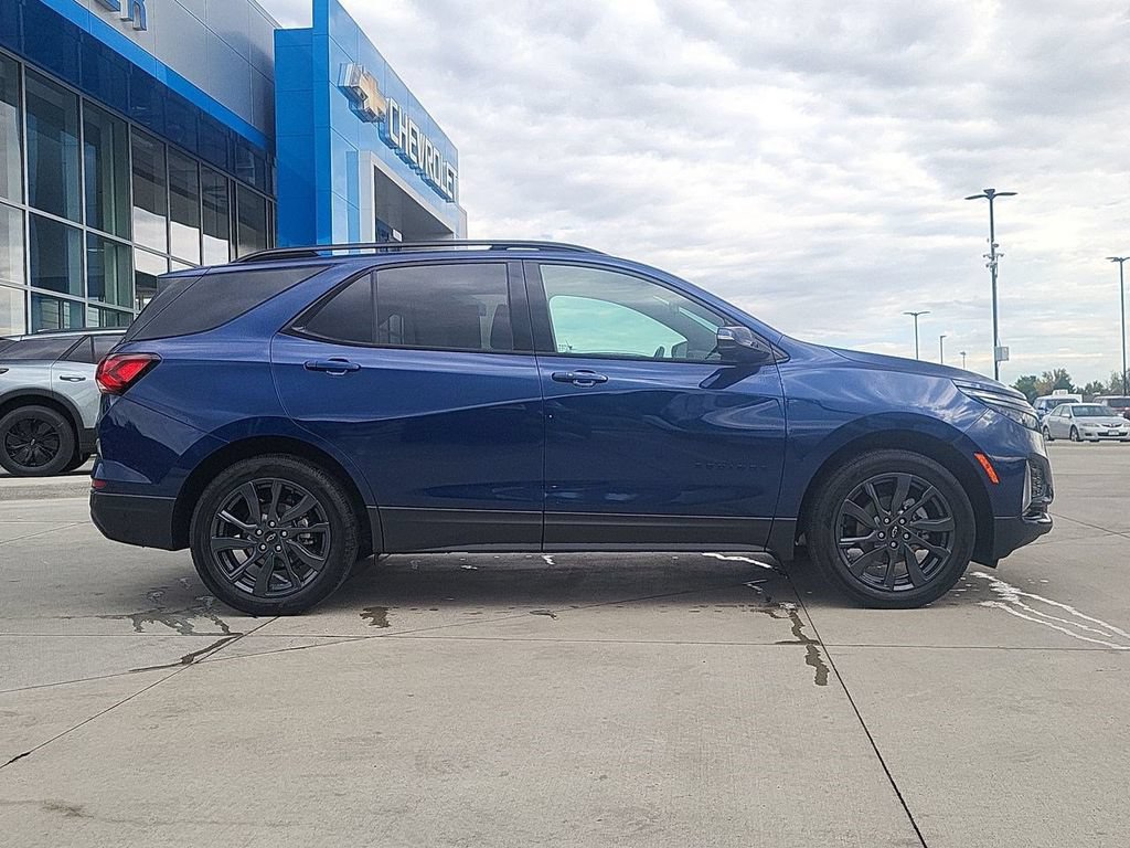 Used 2022 Chevrolet Equinox RS w/ RS Leather Package AWD/4WD image 9