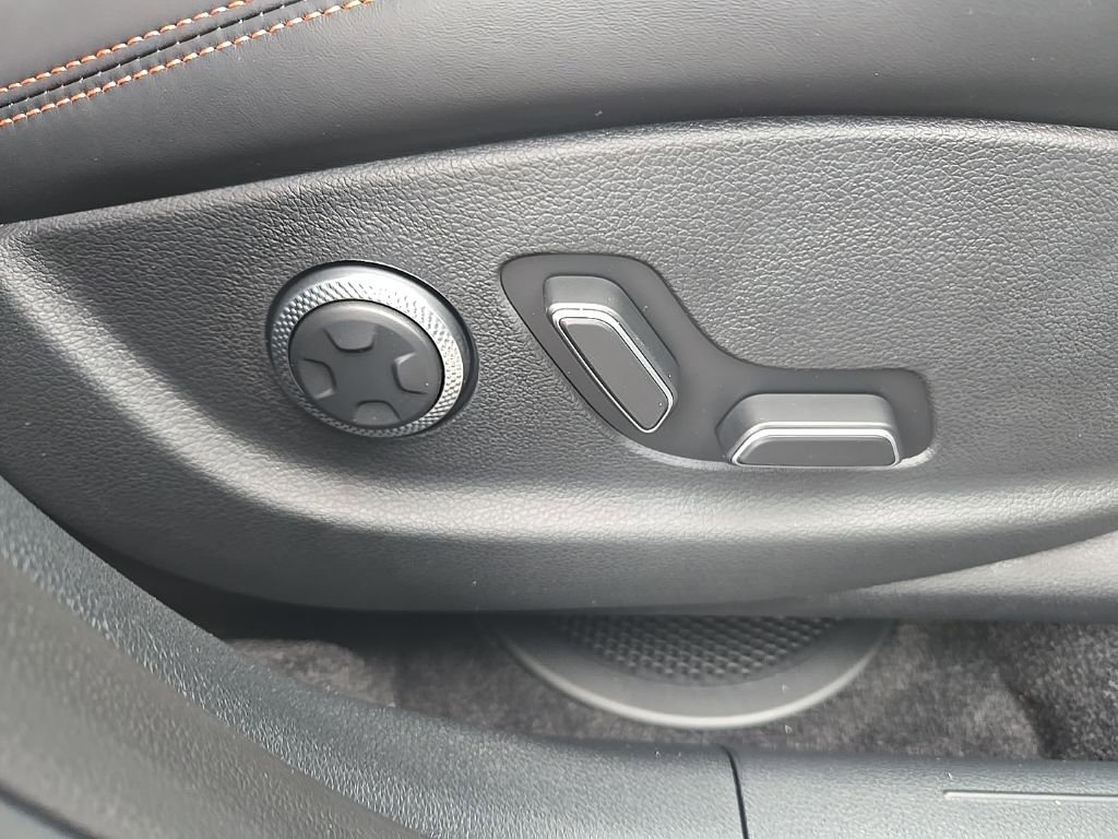 Used 2026 Genesis GV70 3.5T Sport Prestige image 23