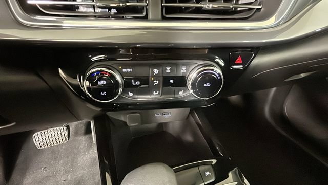 Used 2024 Chevrolet Trax ACTIV FWD image 23