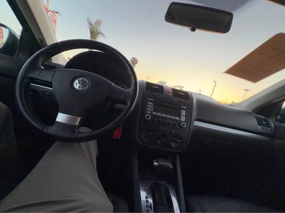 Used 2008 Volkswagen Jetta Wolfsburg Edition FWD image 6
