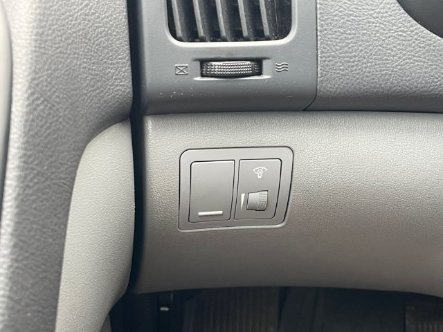 Used 2010 Hyundai Elantra GLS FWD image 23