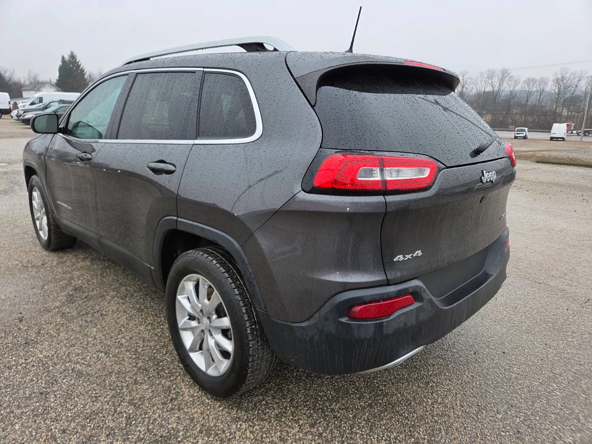 Used 2017 Jeep Cherokee Limited AWD/4WD image 6