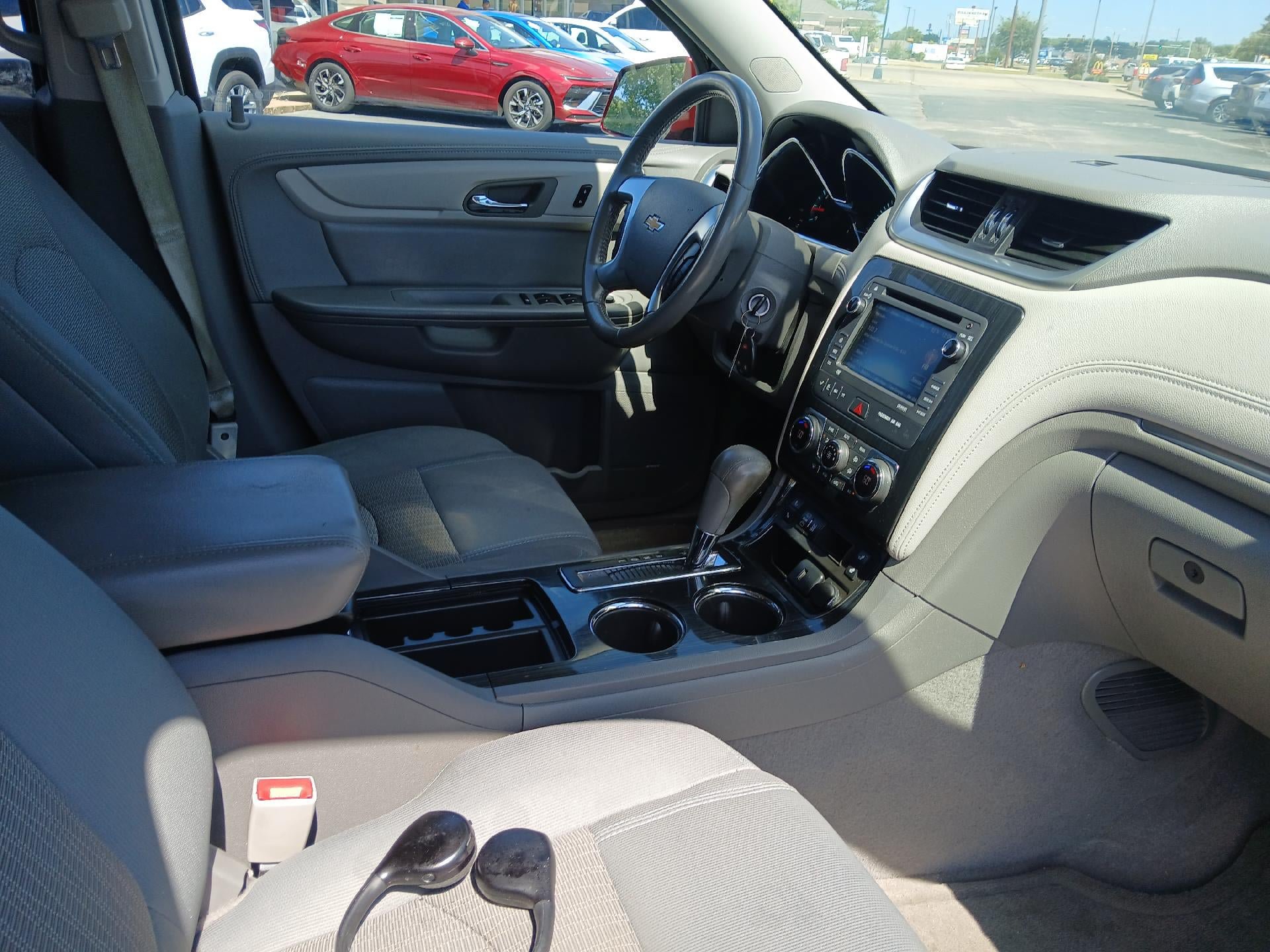 Used 2017 Chevrolet Traverse LT w/ Traveler's Package FWD image 21