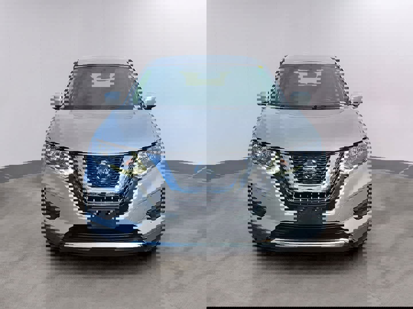 Used 2018 Nissan Rogue S image 2