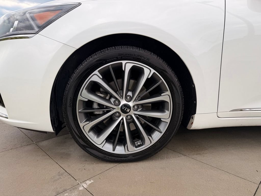 Used 2017 Kia Cadenza Technology FWD image 14