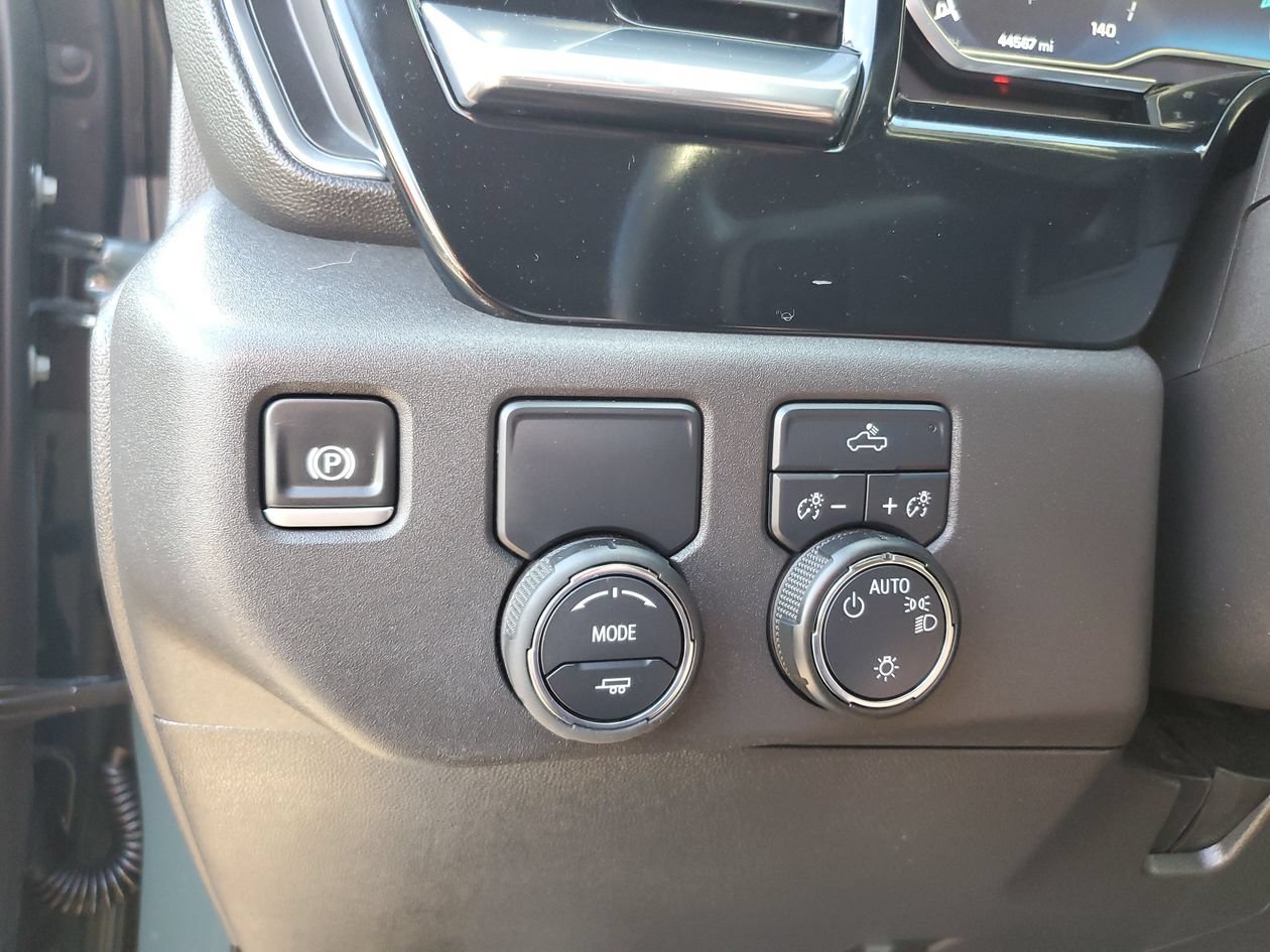 Used 2025 Chevrolet Silverado 1500 LT RWD image 30