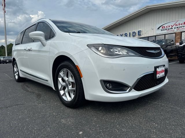 Used 2020 Chrysler Pacifica Touring-L FWD image 2