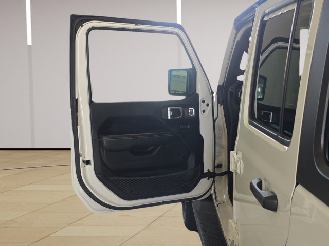 Used 2019 Jeep Wrangler Unlimited Sahara AWD/4WD image 10