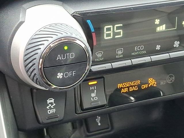 Used 2020 Toyota RAV4 XLE Premium image 21