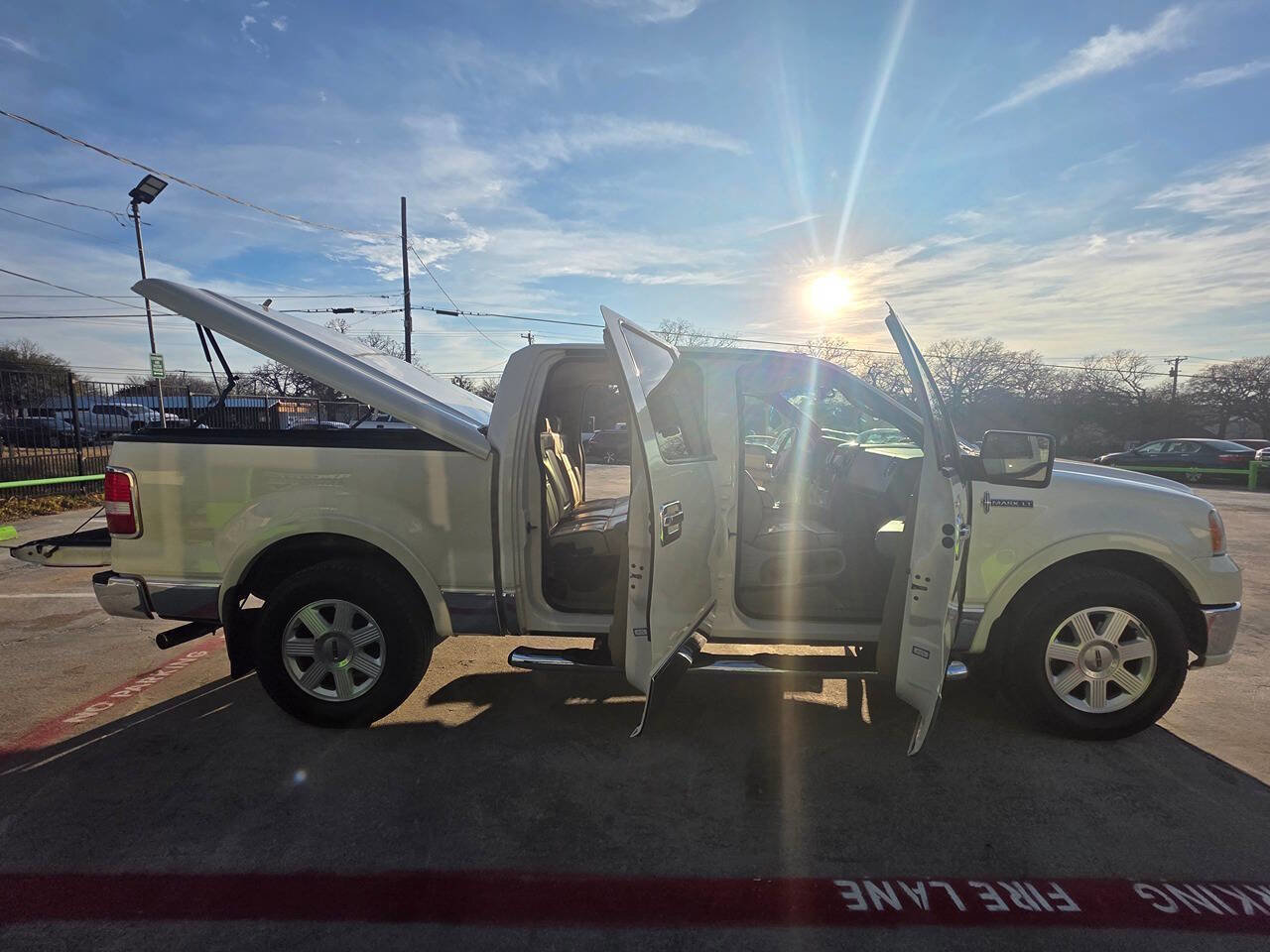 Used 2008 Lincoln Mark LT 2WD image 32