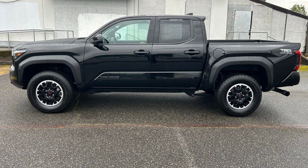 Certified 2025 Toyota Tacoma TRD Off-Road AWD/4WD image 7