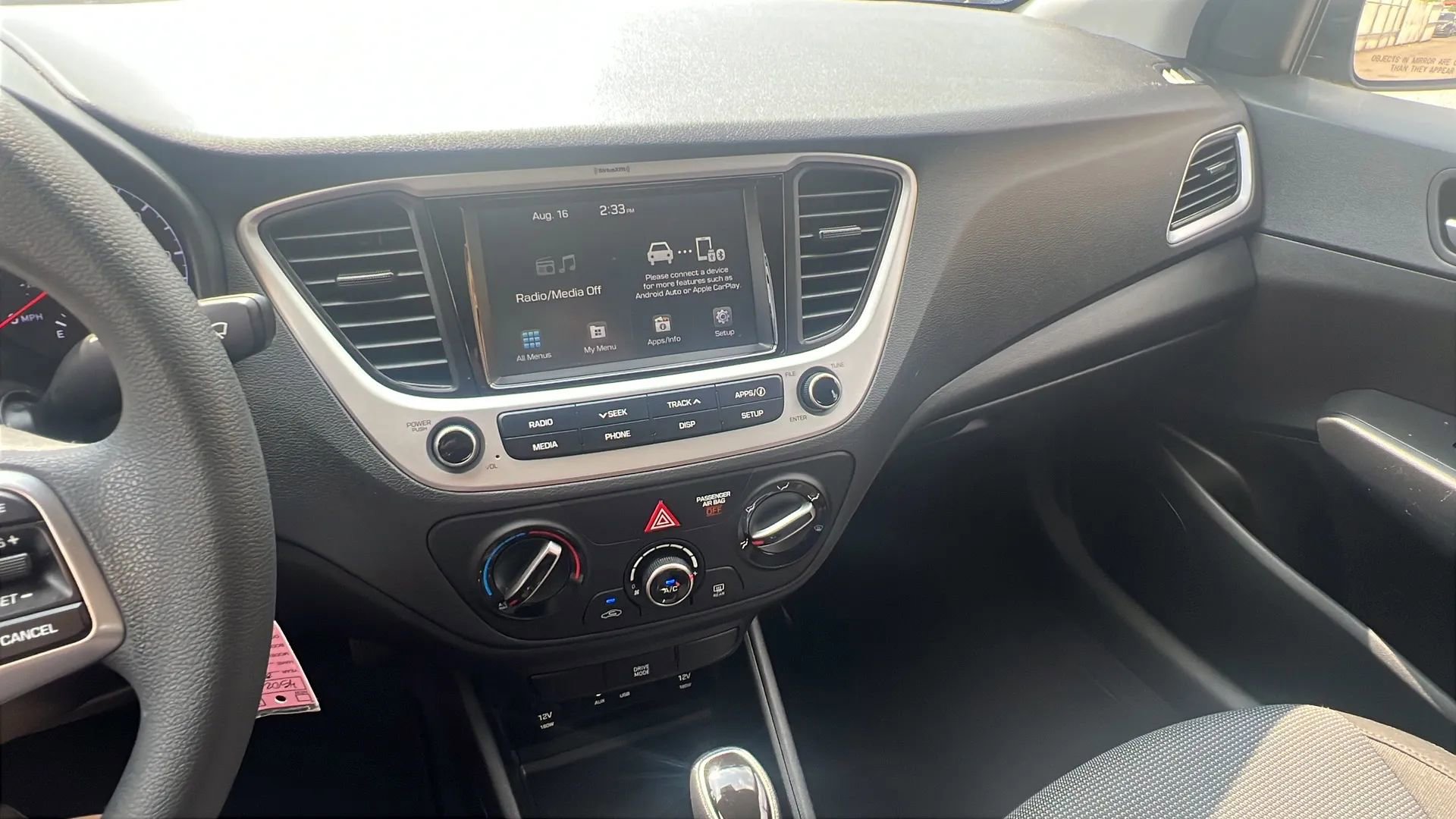 Used 2022 Hyundai Accent SEL image 17