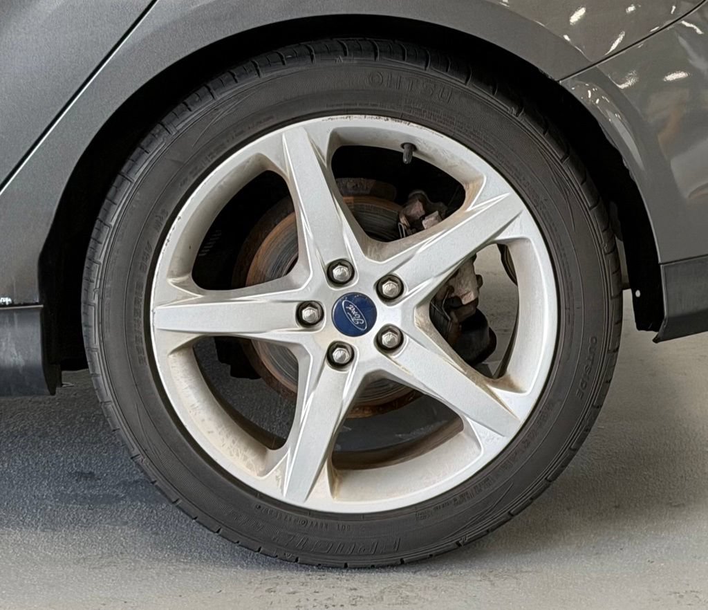 Used 2012 Ford Focus Titanium FWD image 8