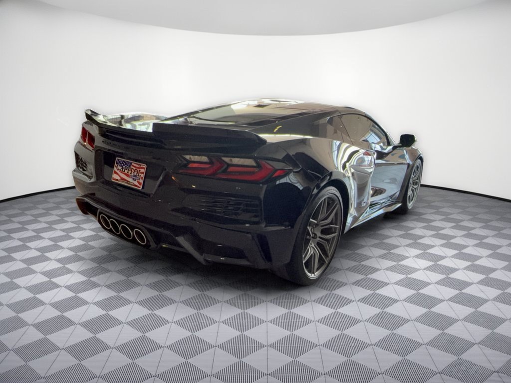 Used 2024 Chevrolet Corvette Z06 RWD image 9