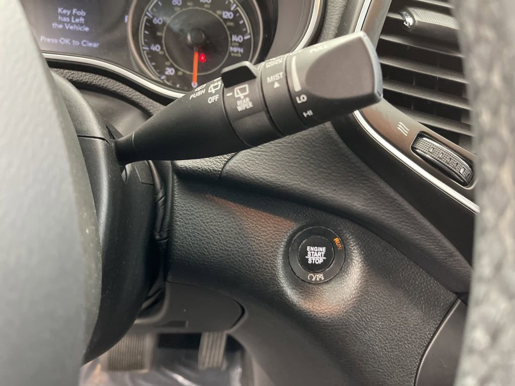 Used 2021 Jeep Cherokee Latitude Lux w/ Comfort/Convenience Group image 22