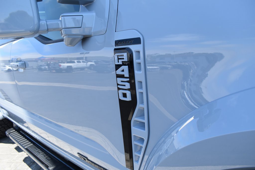 Used 2025 Ford F450 Lariat w/ FX4 Off-Road Package image 7