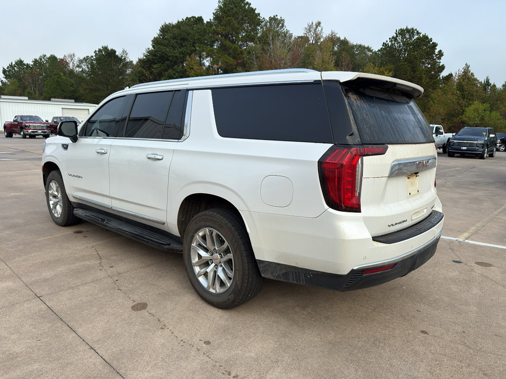 Used 2022 GMC Yukon XL SLT w/ SLT Premium Package image 2