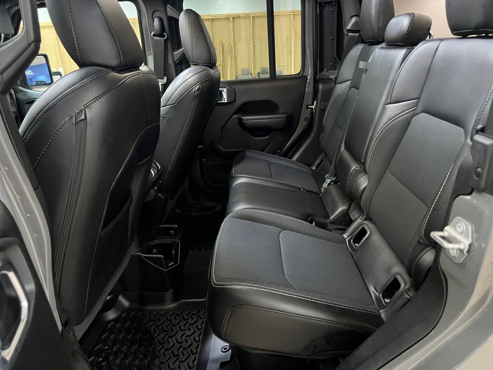 Used 2021 Jeep Gladiator Sport image 34