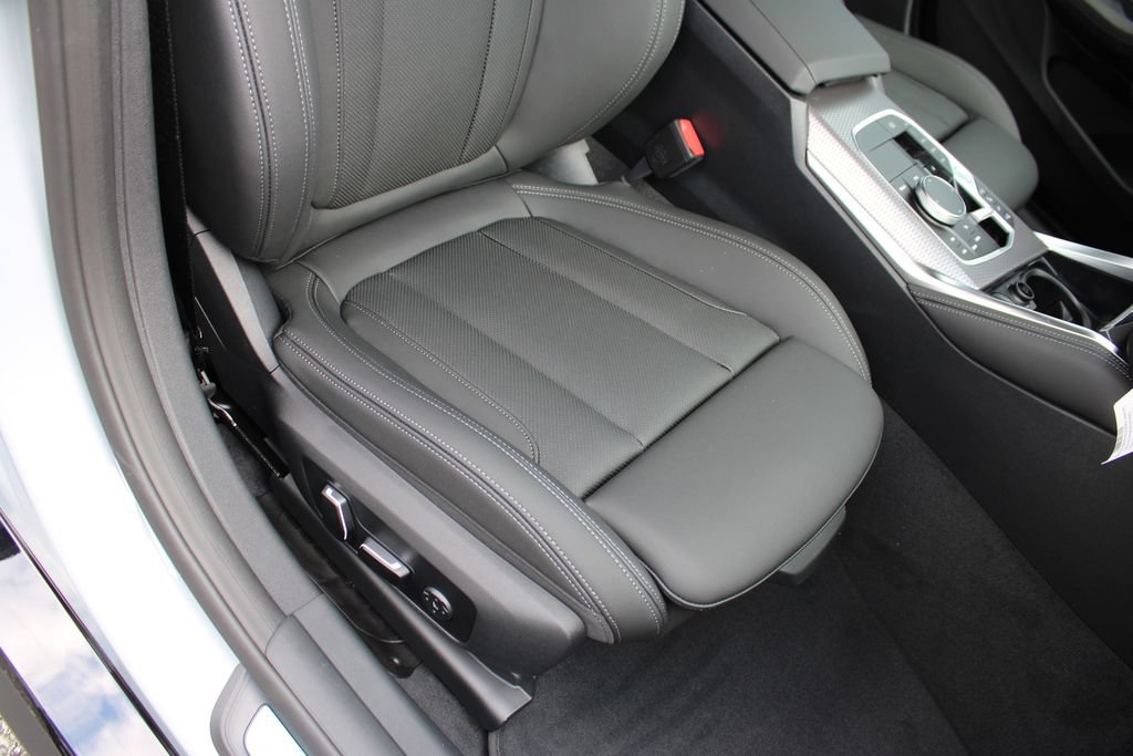 Used 2026 BMW 430i xDrive w/ M Sport Package AWD/4WD image 31