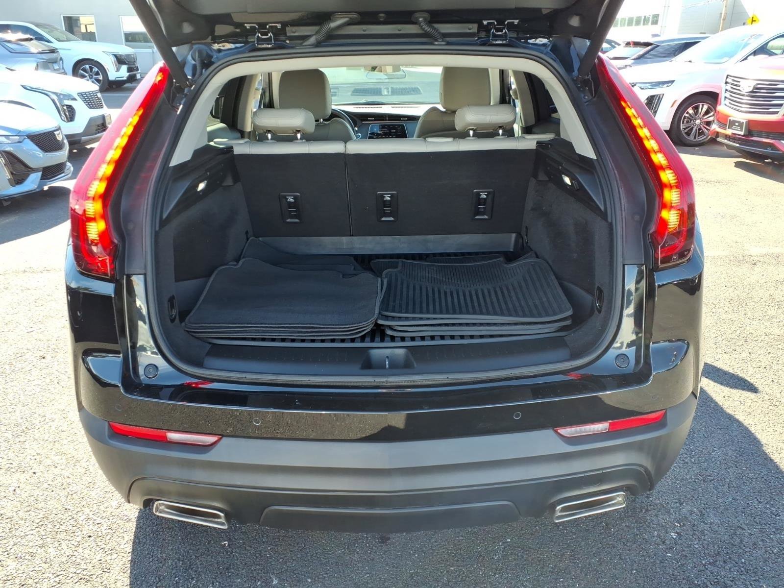 Certified 2023 Cadillac XT4 Luxury w/ Cold Weather Package FWD image 13