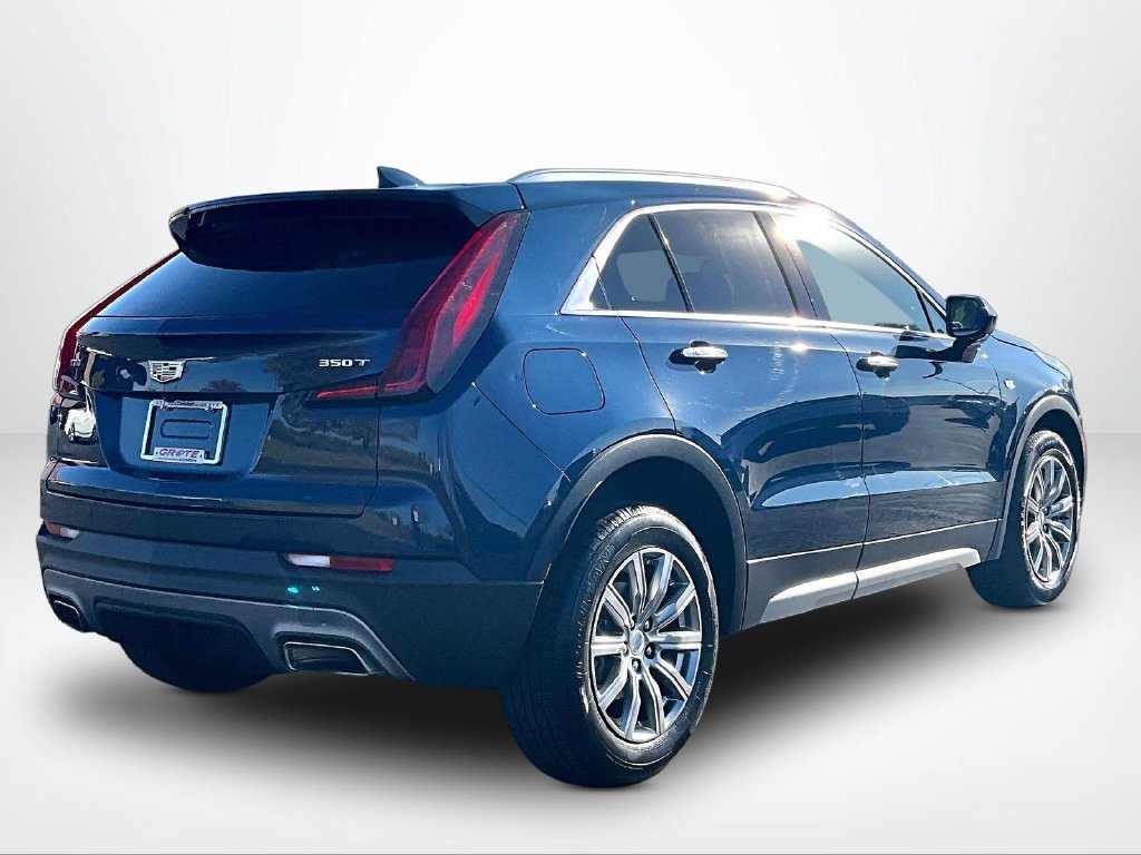 Used 2020 Cadillac XT4 Premium Luxury FWD image 2