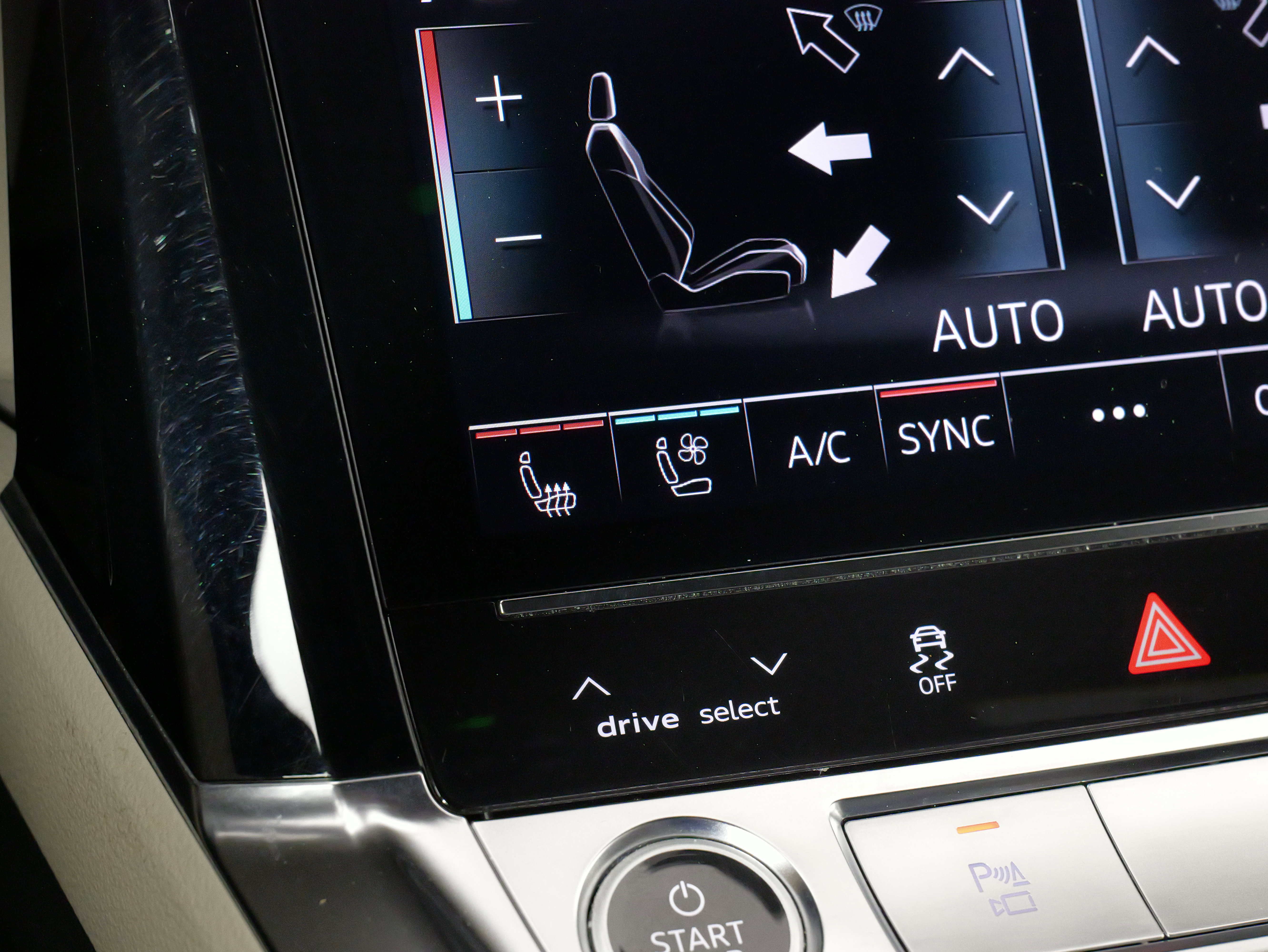 Used 2024 Audi Q8 e-tron Premium Plus w/ Premium Plus Package image 58