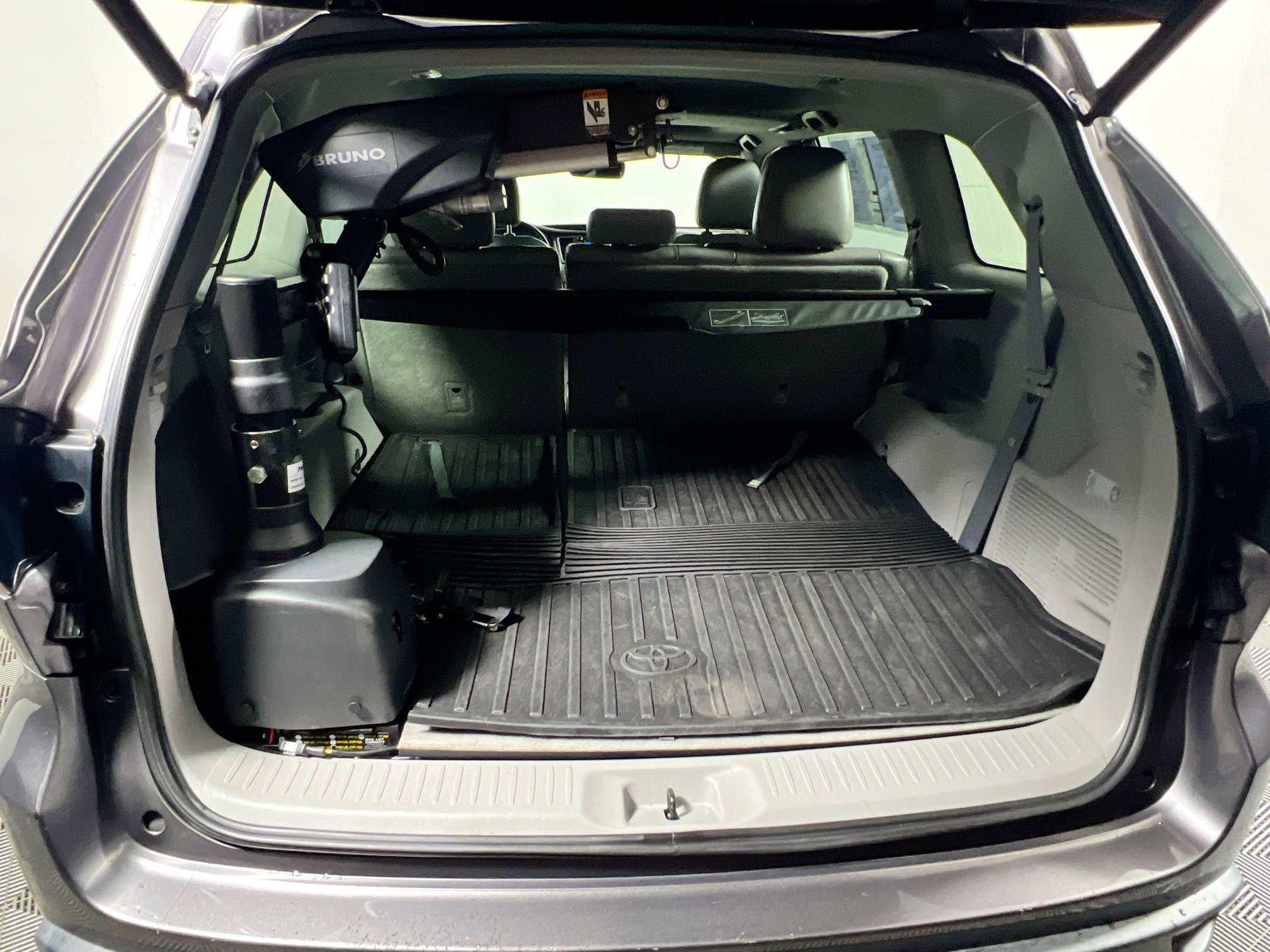 Used 2019 Toyota Highlander XLE image 34