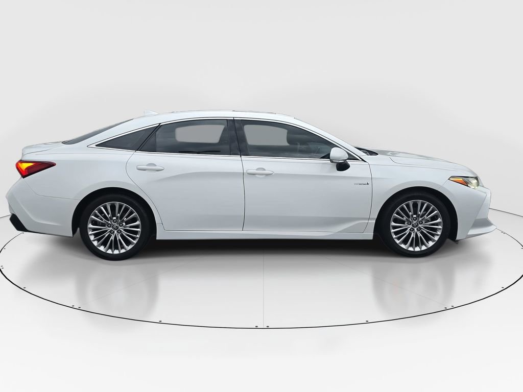 Used 2020 Toyota Avalon Limited image 4