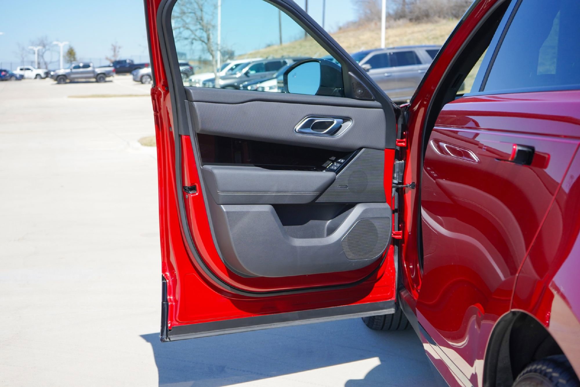 Used 2023 Land Rover Range Rover Velar R-Dynamic S image 19