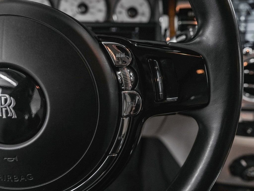 Used 2011 Rolls-Royce Ghost image 38