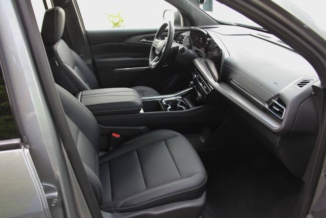 Used 2026 Chevrolet Traverse LT w/ Driver Confidence Package AWD/4WD image 40