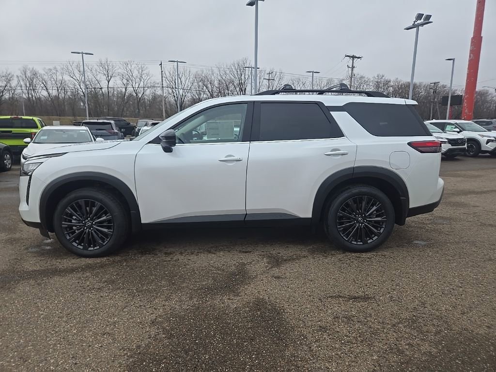New 2026 Nissan Pathfinder SL image 4