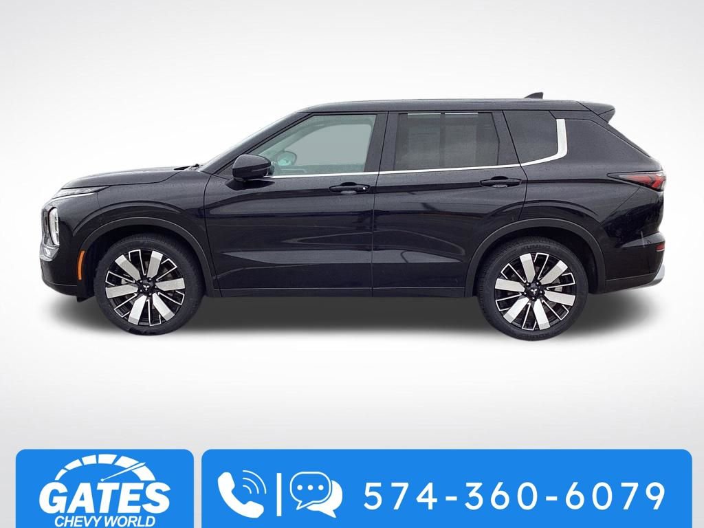 Used 2025 Mitsubishi Outlander SE image 6