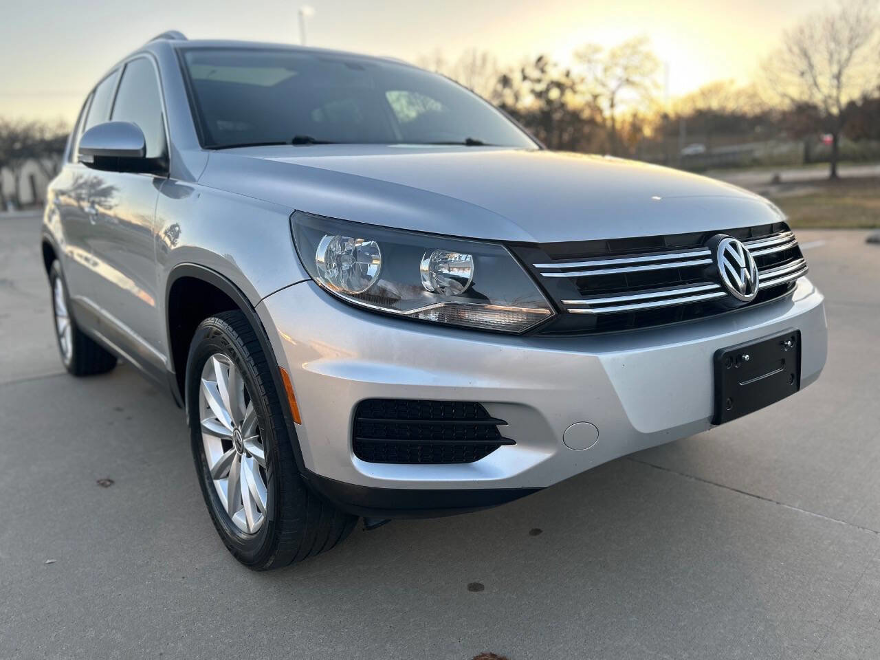 Used 2017 Volkswagen Tiguan Wolfsburg Edition image 4