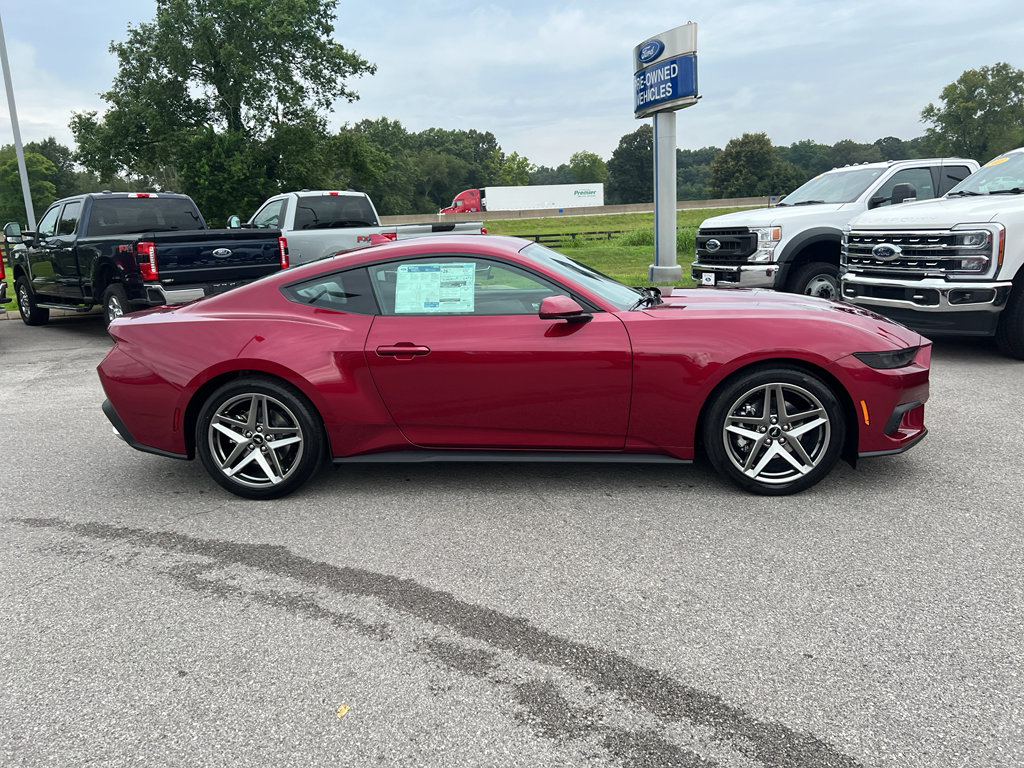New 2025 Ford Mustang Coupe image 4