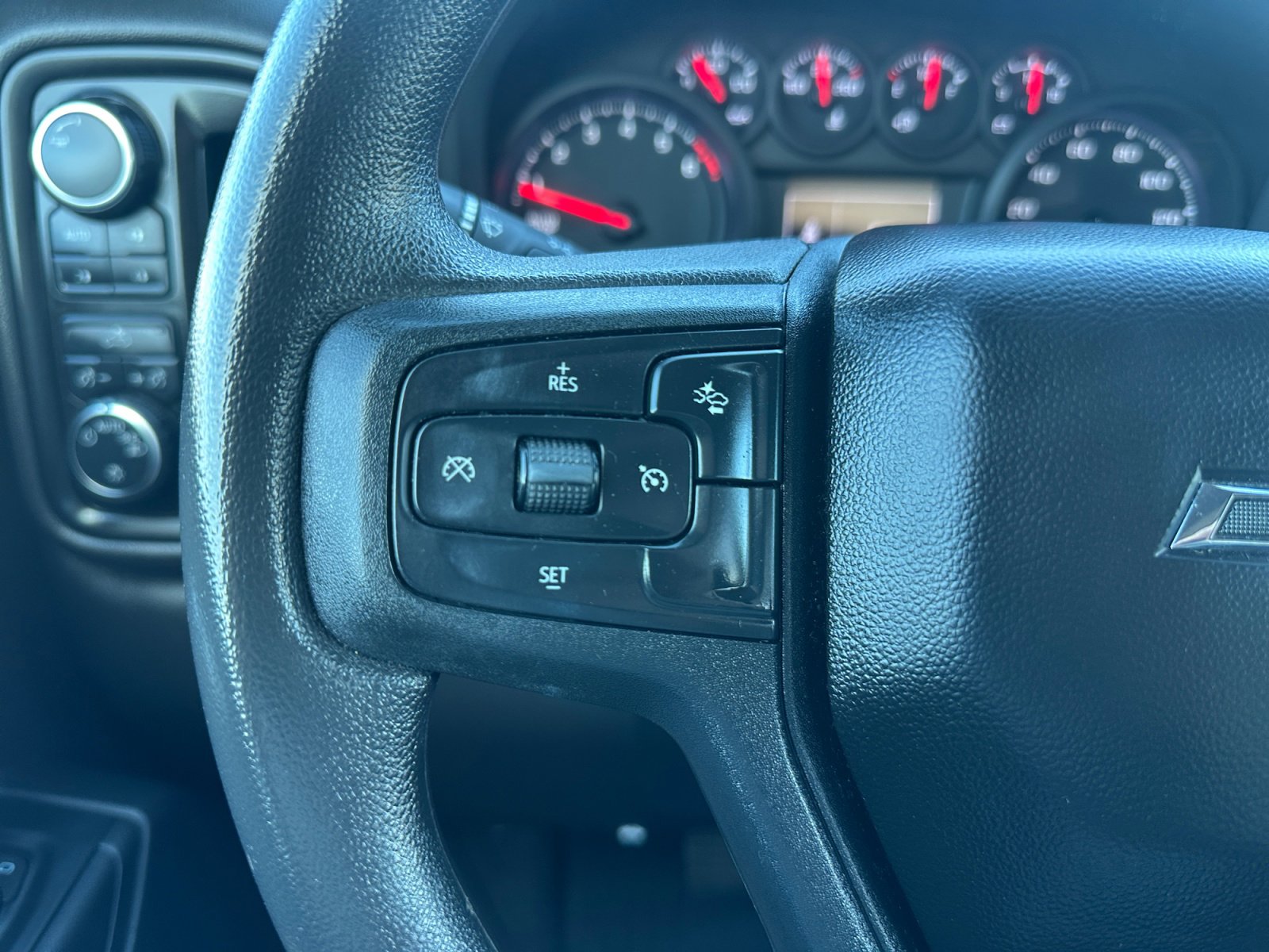 Used 2025 Chevrolet Silverado 1500 Custom Trail Boss w/ Dark Appearance Package image 19