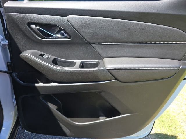 Certified 2023 Chevrolet Traverse LT FWD image 33