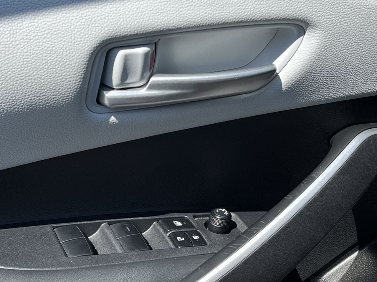 Used 2024 Toyota Corolla SE FWD image 21