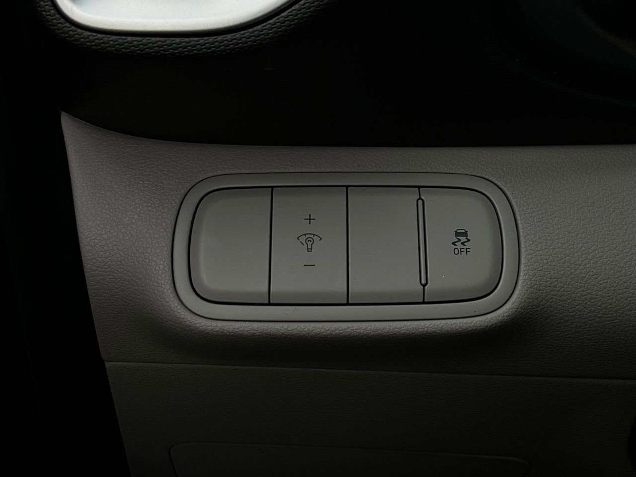 Used 2025 Hyundai Venue SEL image 22