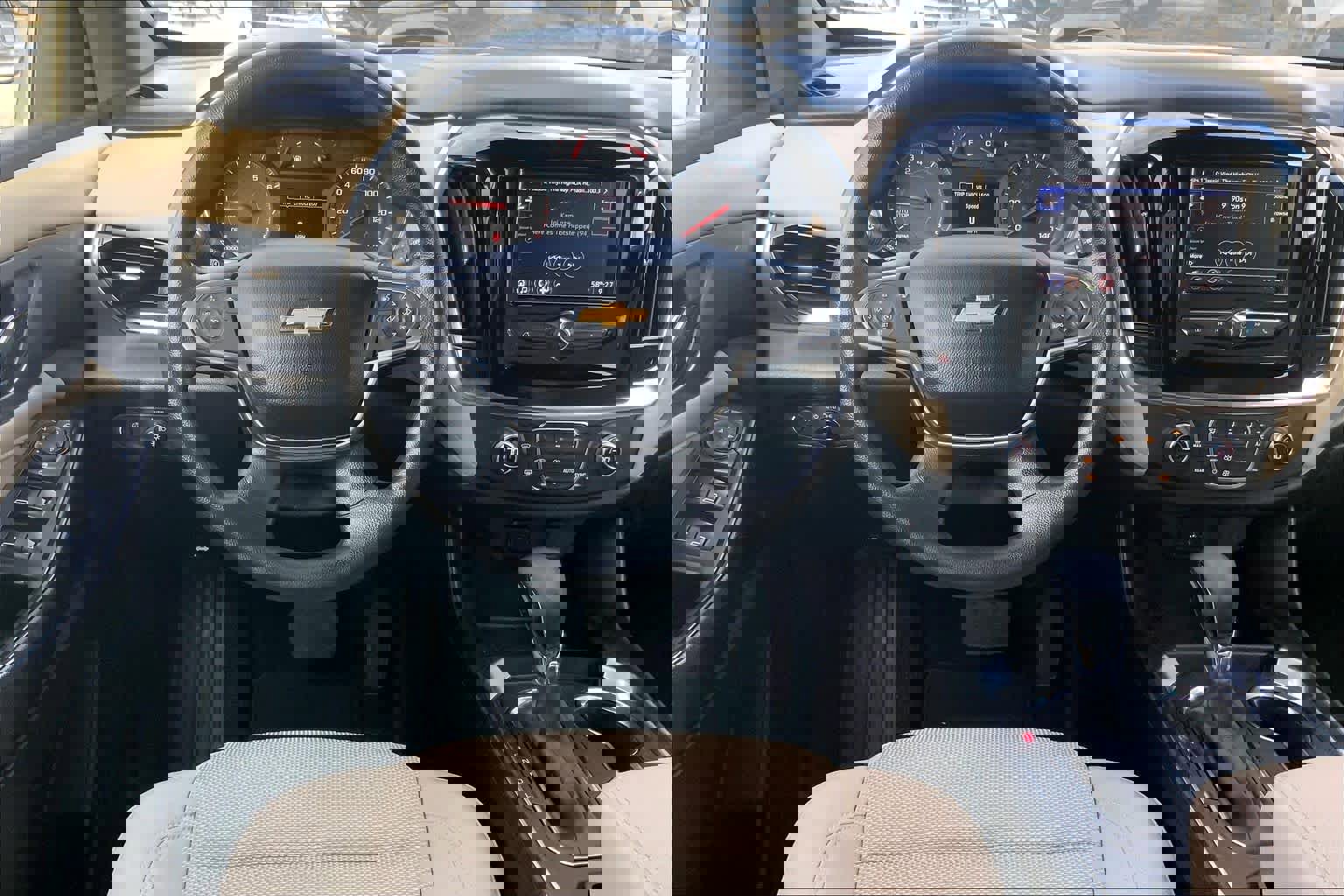 Used 2023 Chevrolet Traverse LS image 5